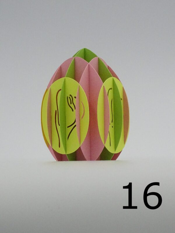 Kartonæg i pastelfarver med organisk blomst